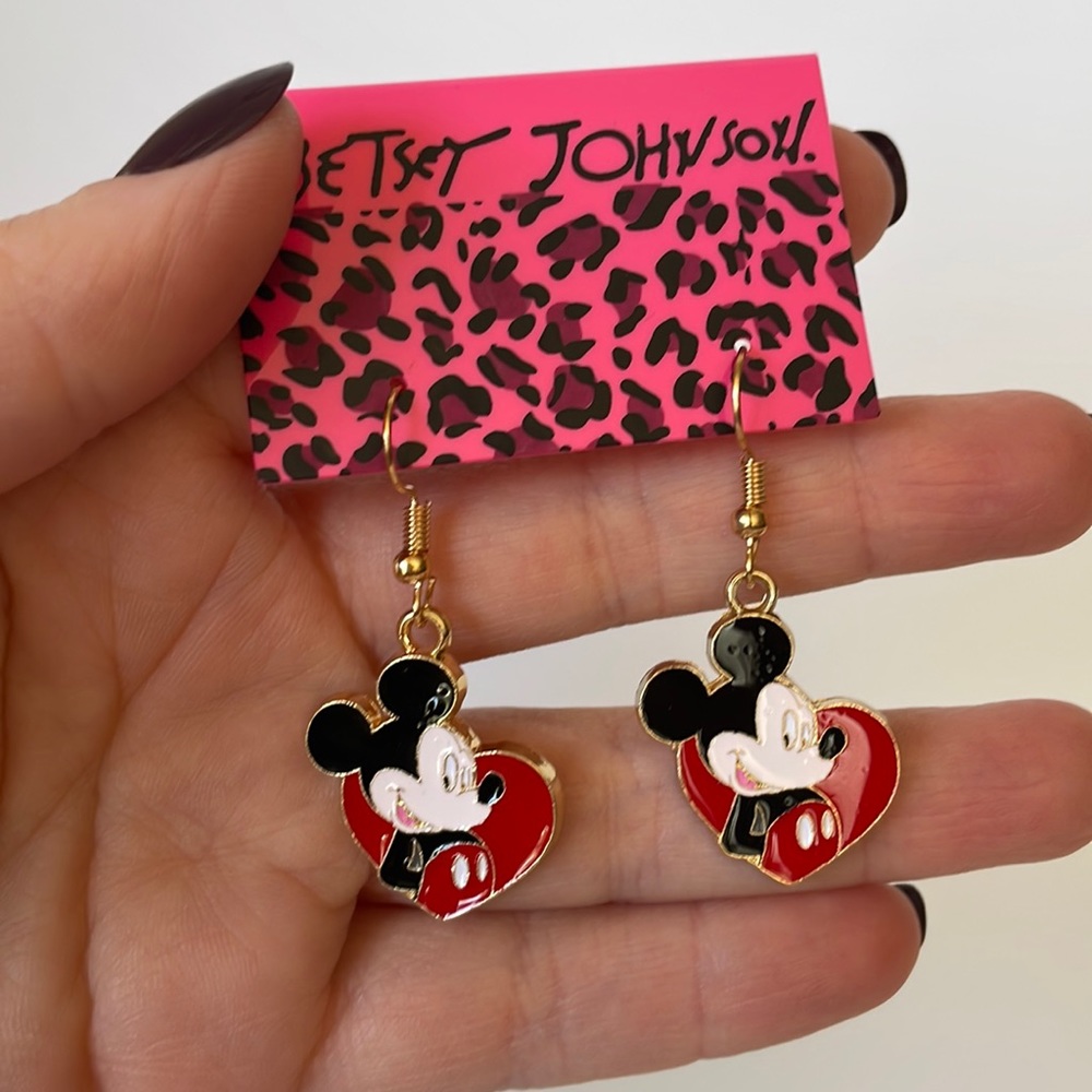 Mickey Mouse Earrings NEW mickey hearts ❤️❤️
